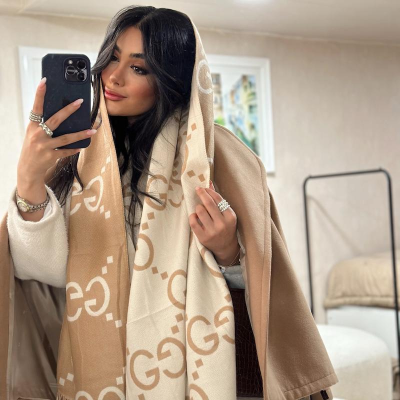 شال موهر گوچی