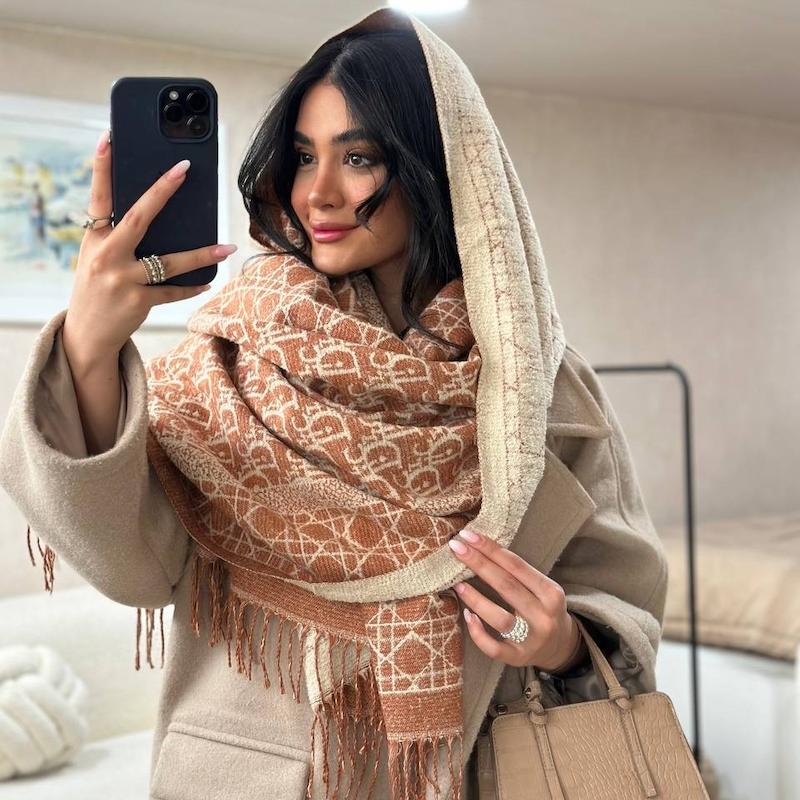 شال موهر dior 