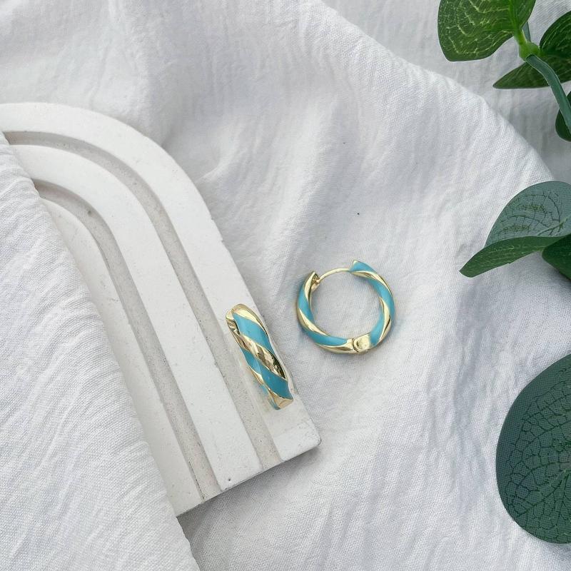 گوشواره حلقه ای میناکاری فیروزه ای پیچ استیل