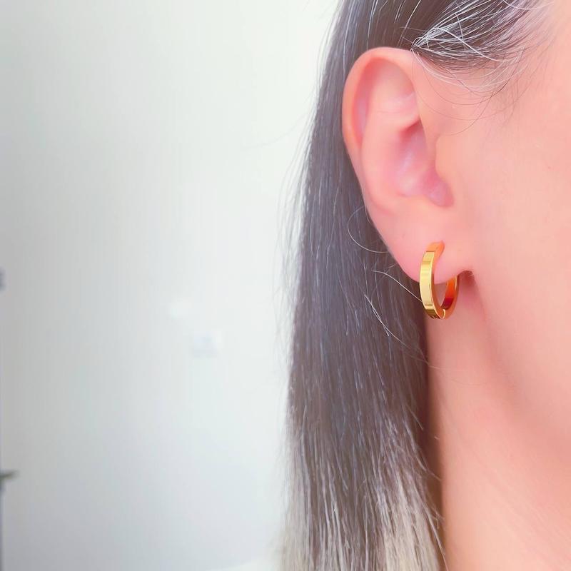 گوشواره حلقه‌ای استیل براق مدل نیکا سایز بزرگ