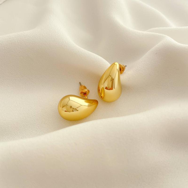 گوشواره میخی قطره‌تابان طرح زارا 8