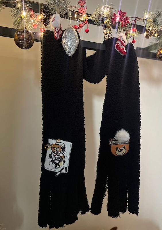 شال تدی moschino🧸🖤