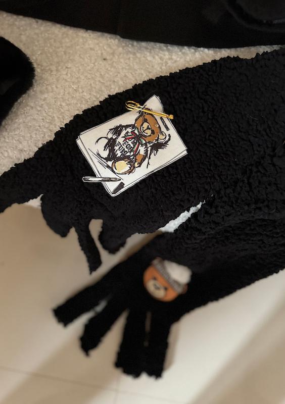 شال تدی moschino🧸🖤