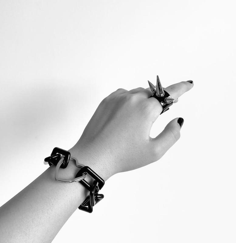 دستبند هارت-شیپد باکس