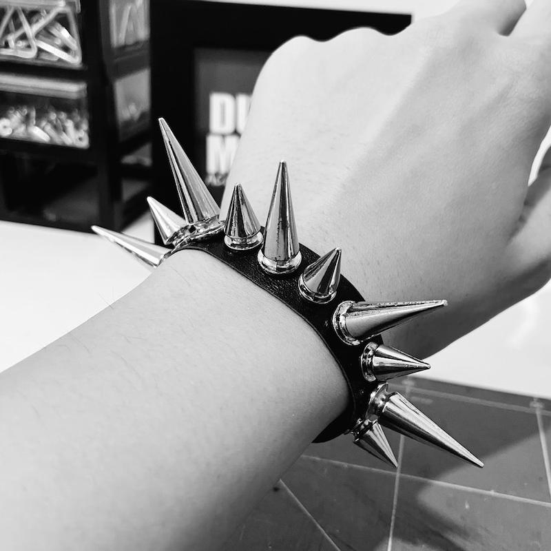 دستبند اسپایکی ۰۳