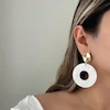 گوشواره زنانه صدفی بزرگ کد ۵۹۲