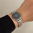 ساعت زنانه دنیل ولینگتون گرد نقره‌ای صفحه مشکی نگینی کد ۹۱۶