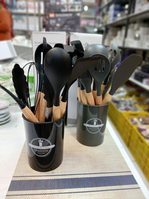 کفگیر ملاقه سیلیکونی 12 پارچه سطلی متوسط 