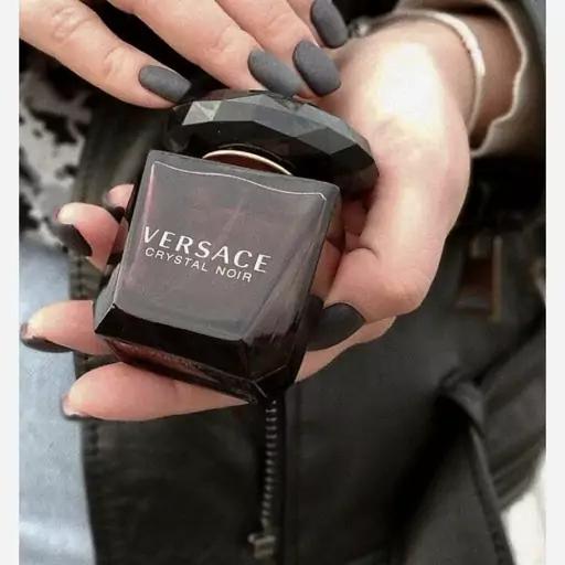 عطر ورساچه کریستال نویر زنانه، عطر ادکلن ورساچه کریستال نویر زنانه، ادکلن ورساچه کریستال نویر، عطر آنیس، عطر انیس، انیس پرفیوم، ورساچه کریستال نویر زنانه، ادکلن ورساچه کریستال نویر زنانه، عطر ورساچه کریستال نویر، عطر ورساچه کریستال نویر زنانه اورجینال