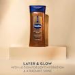 روغن بدن شیمری وازلین مدل GOLDEN HOUR GLOW