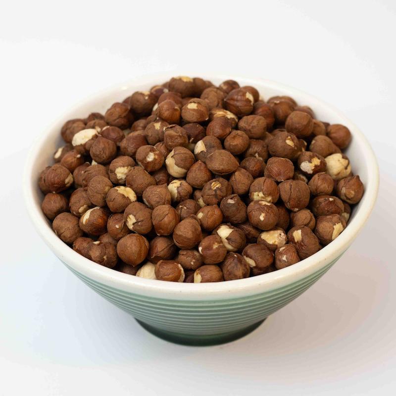 مغز فندق خام