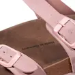 عکس صندل لا انگشتی زنانه برکن استاک صورتی روشن مدل مایاری از زاویه نزدیک