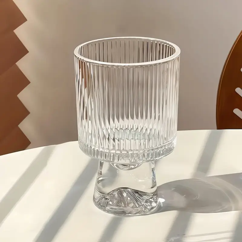 لیوان پایه‌دار یوجینگ