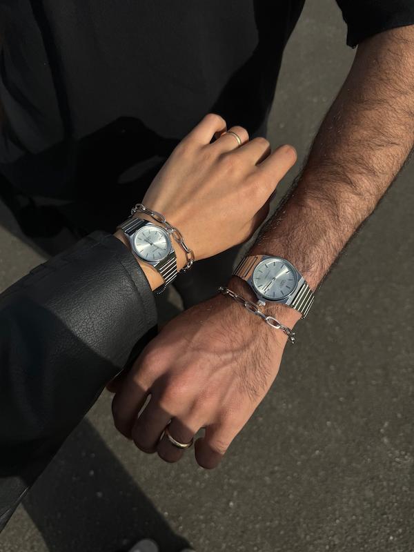 ساعت کا.سیو گرد🤍