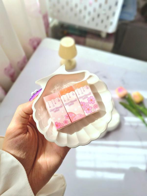 پاکن مغزدار شکوفه