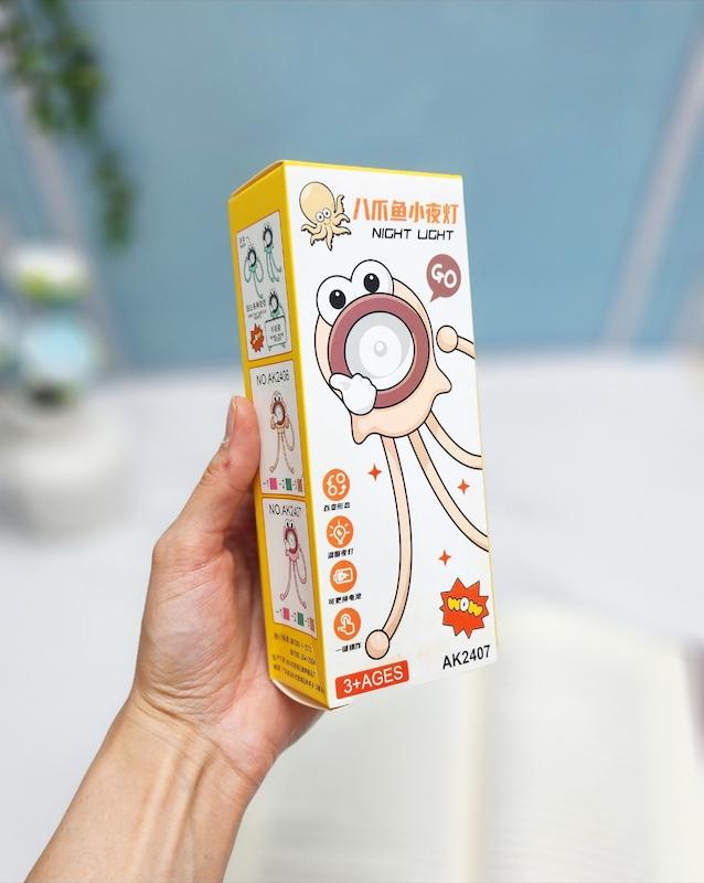 چراغ مطالعه و نگهدارنده موبایل فضایی