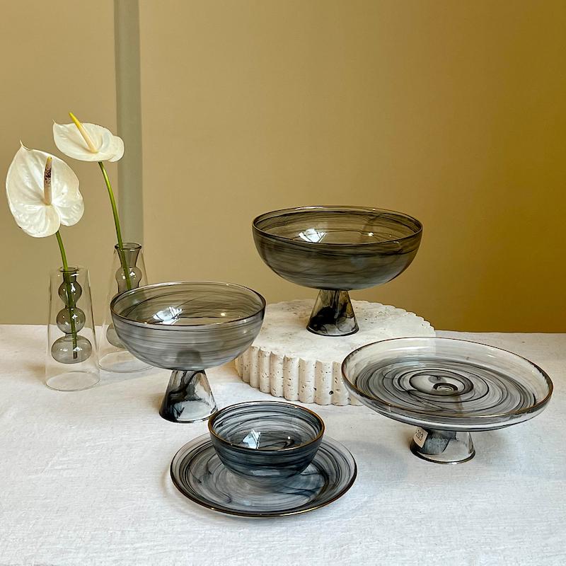 سرويس پذيرايي ابروبادي لب طلايي مشكي