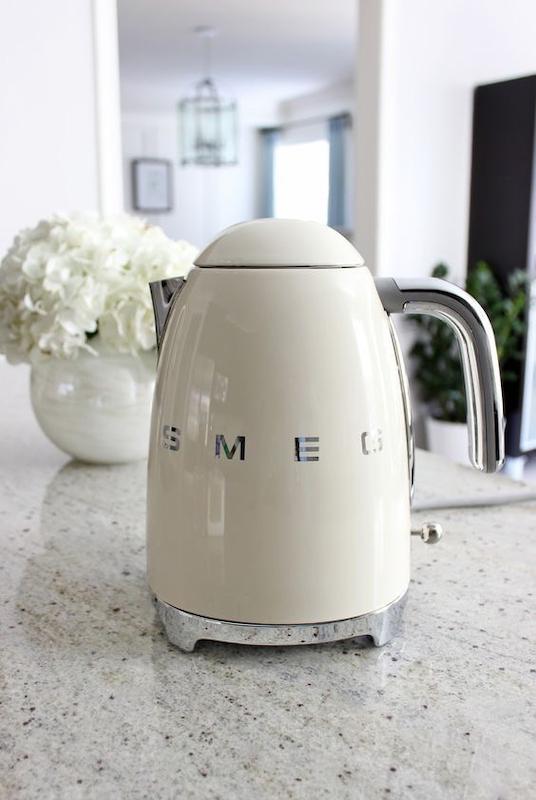کتری برقی اسمگ SMEG
