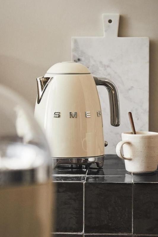 کتری برقی اسمگ SMEG