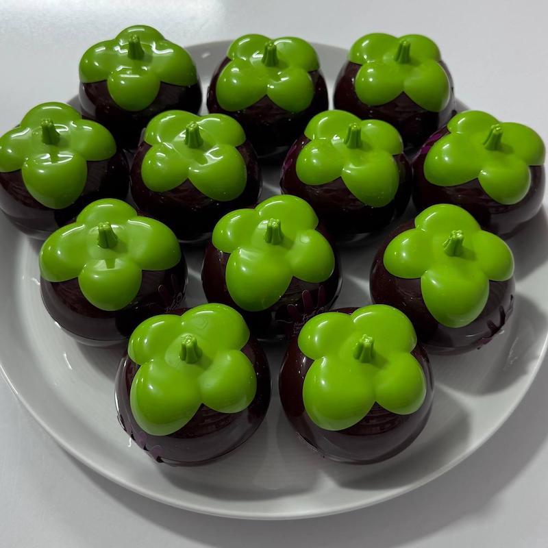 کرم دست میوه‌ای طرح بادمجون 🍆