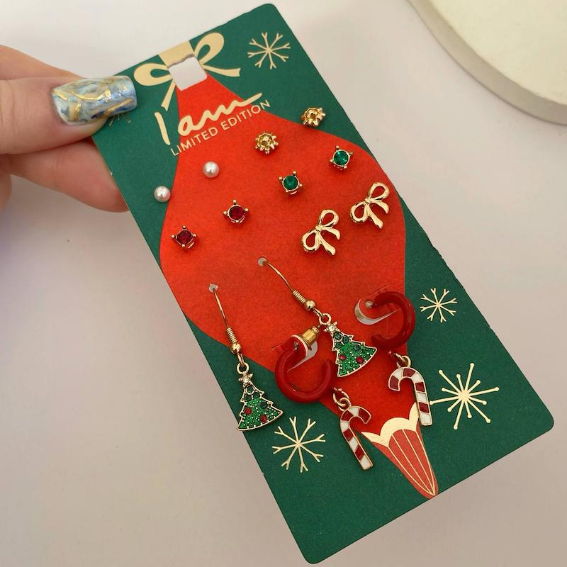 پک گوشواره‌ی کریسمسی