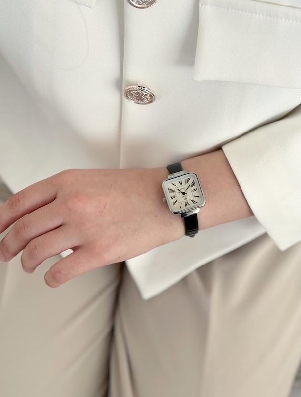 فلورا بندچرمی مربع