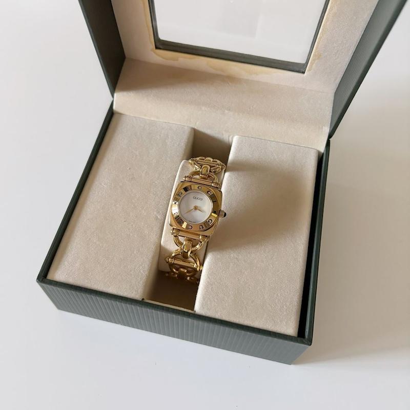 ساعت گوچي مربع دایره