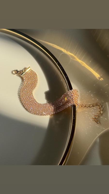 دستبند رشته طلايي