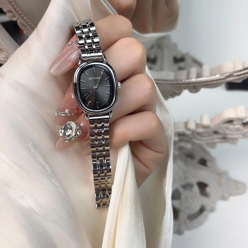 ساعت جمعه سياه