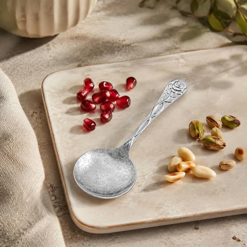 قاشق سرو طرح گل نقره‌ای