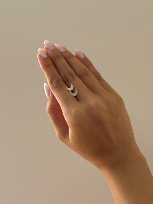 گوشواره میخی ماه