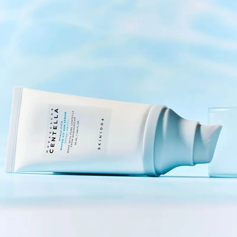 ضدآفتاب سنتلا اسکین 1004 بی رنگ SPF50 حجم ۵۰ میل