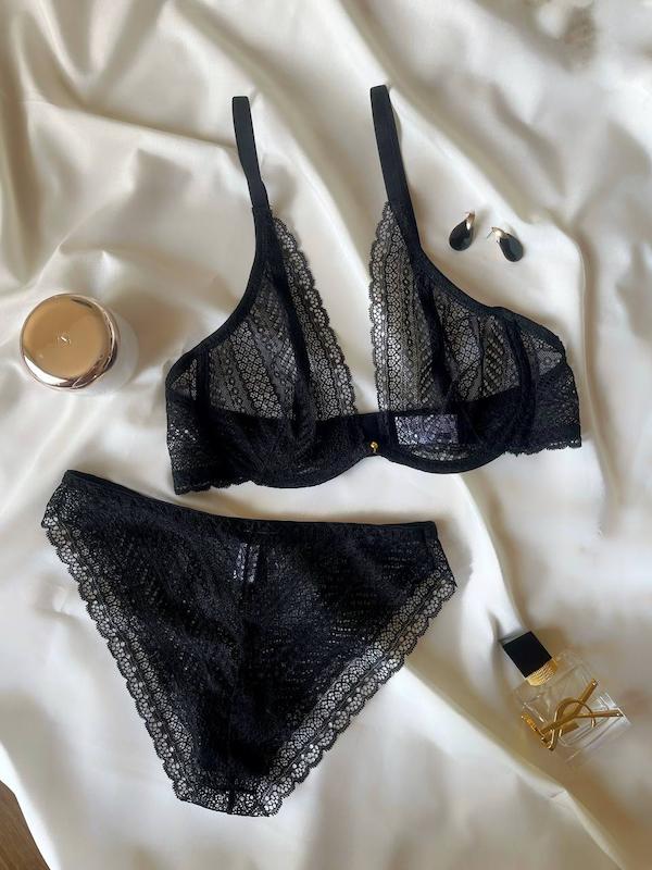 ست سوتین‌وشورت مشکی fandago ازبرند وایت🖤