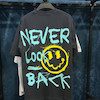 تیشرت طرح NEVER LOOK BACK