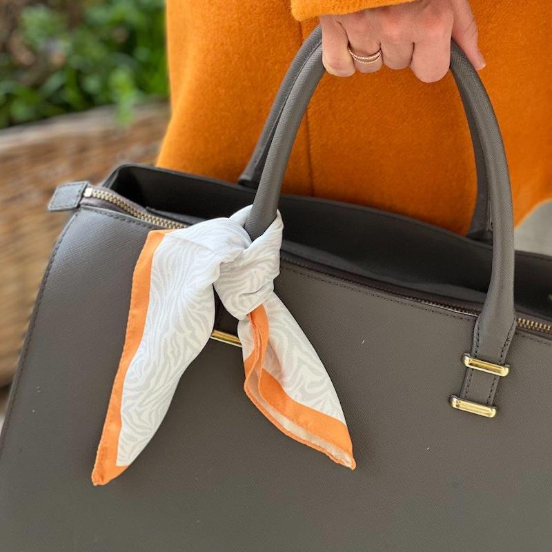 پوشت زبرا سفید