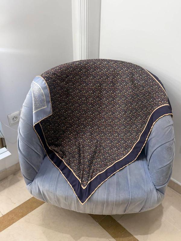 روسري گل ریز سورمه ای