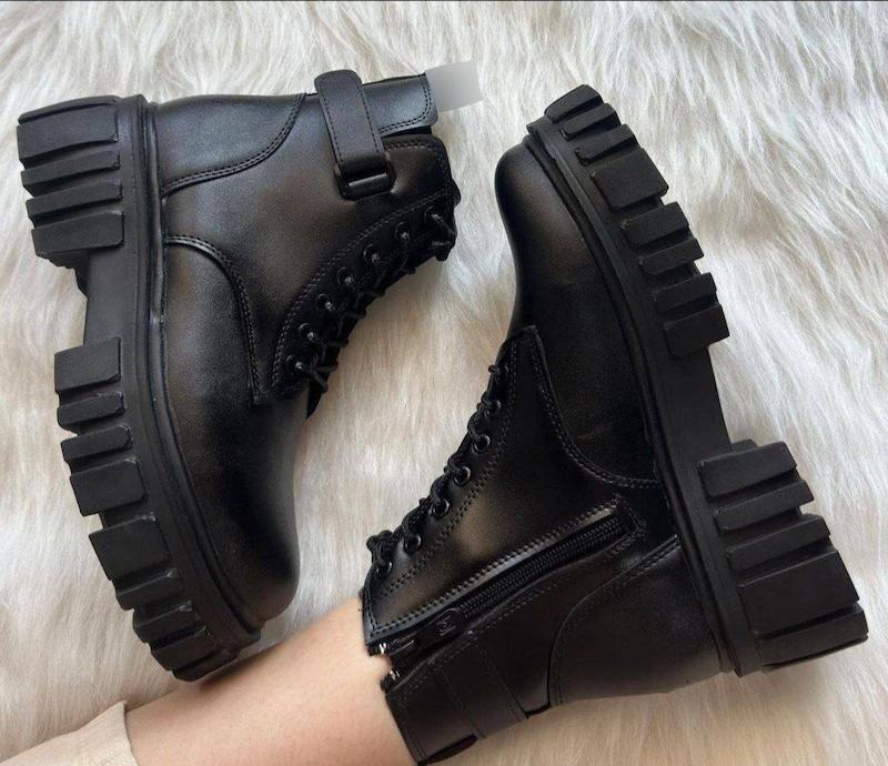 نیم بوت زنانه بغل زیپ مدل چسبی