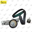 بسته‌بندی کیت تسمه تایم پاورگریپ گیتس MVM X22 با کد K025590XS مجموعه رولر پایه‌دار و رولر جداگانه کیت تسمه تایم پاورگریپ MVM X22 نمای روی جعبه کیت تایم گیتس MVM X22 با لیبل K025590XS تسمه تایم پاورگریپ MVM X22 با چاپ 97RU21.6 و 4TFF-1007073 مجموعه تسمه و رولرهای کیت تسمه تایم گیتس پاورگریپ MVM X22