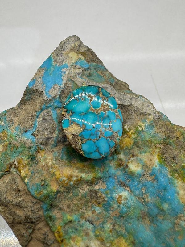 فیروزه رگه طلایی 