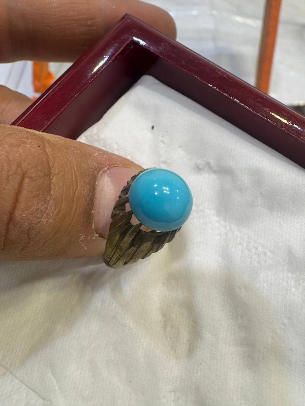 فیروزه پاک و شفاف نیشابوری 