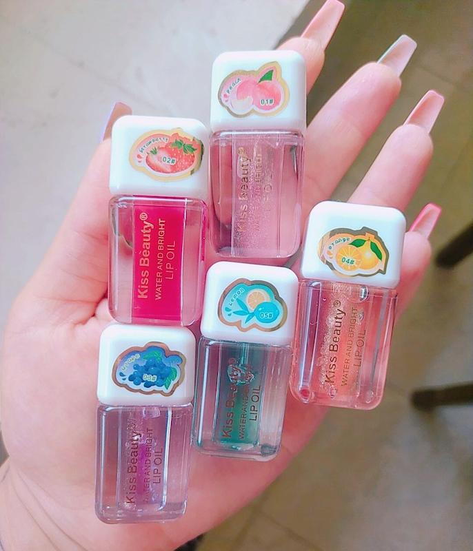 لیپ اویل درمانی برند kiss beauty 🍓