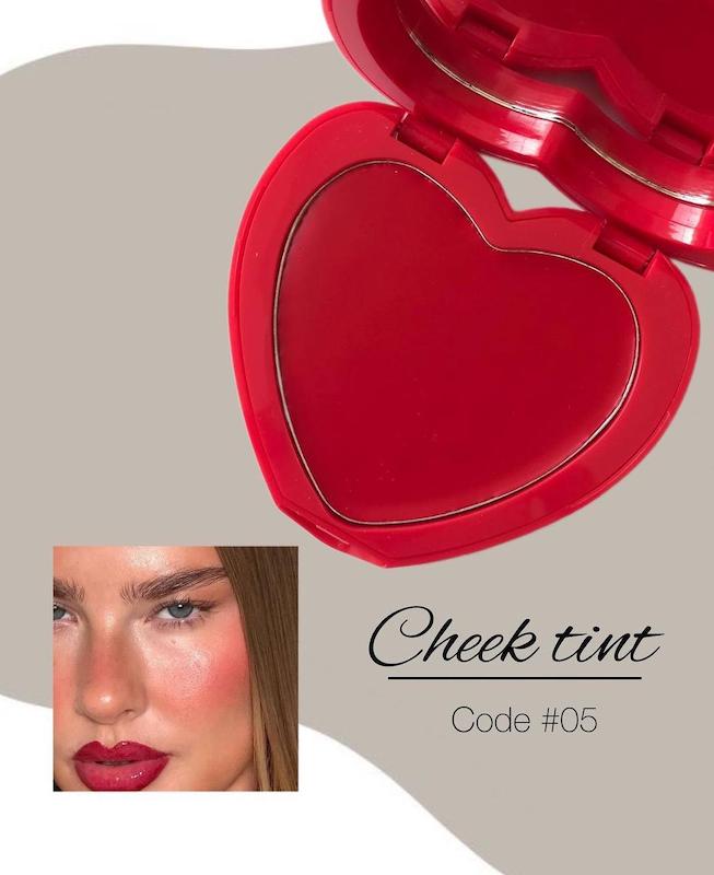 رژگونه کرمی خیس قلبی برند karite 💗