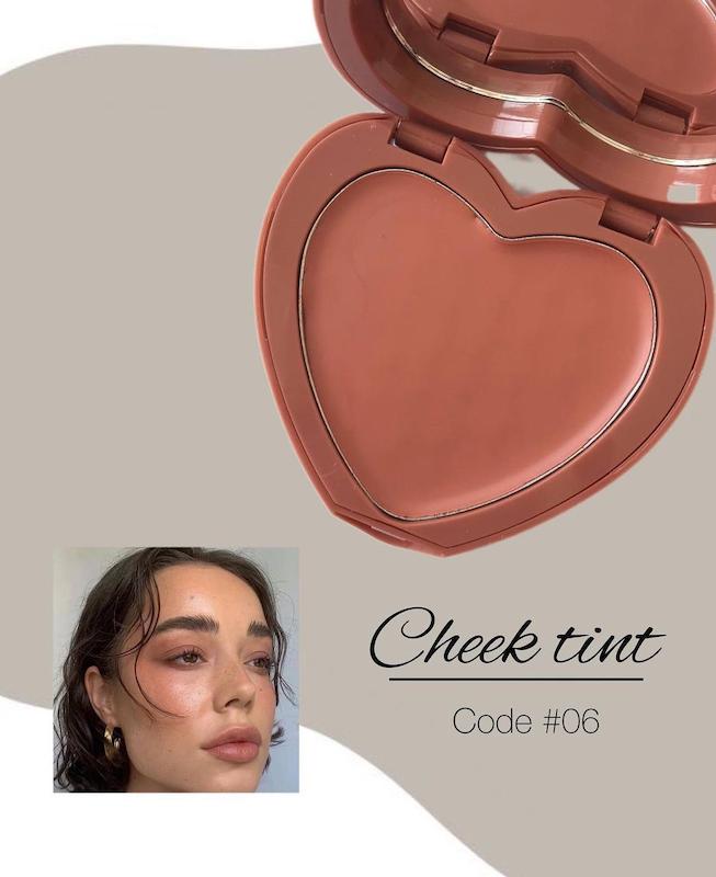 رژگونه کرمی خیس قلبی برند karite 💗