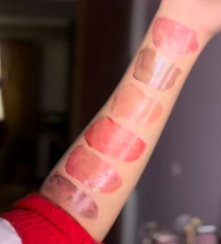 آبنبات لب ( بالم آبرسان + رژ خیس )