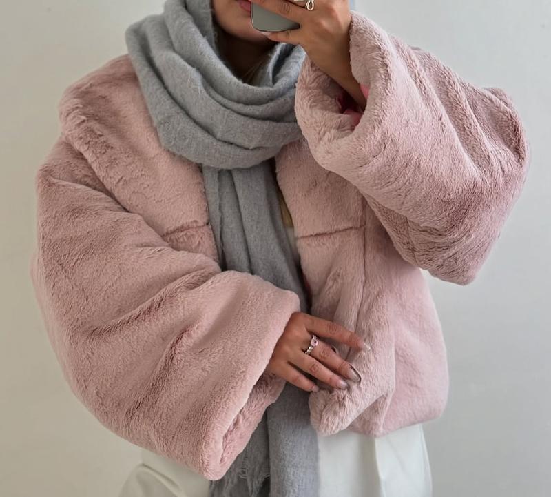 کت خز صورتی