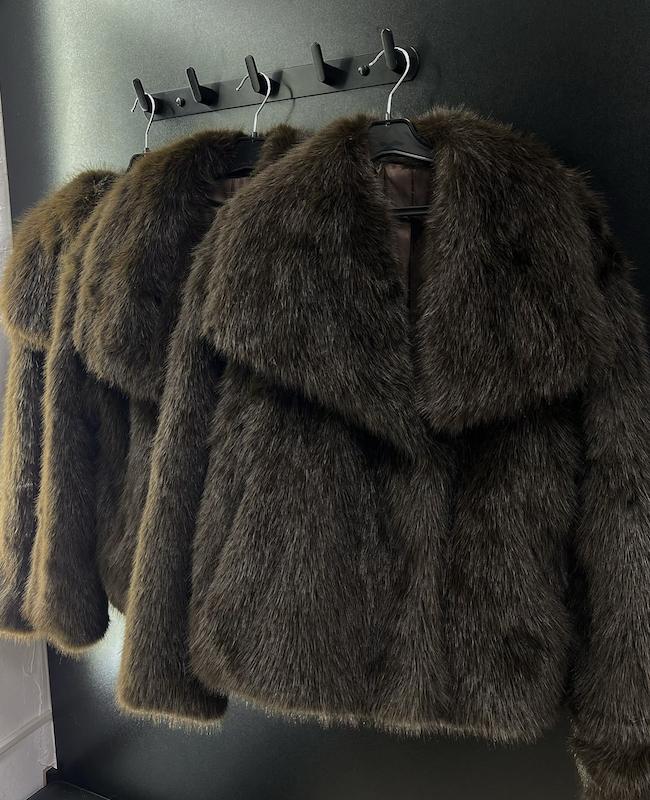 کت خز قهوه ای