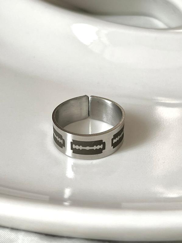 انگشتر حک تیغ 🔪