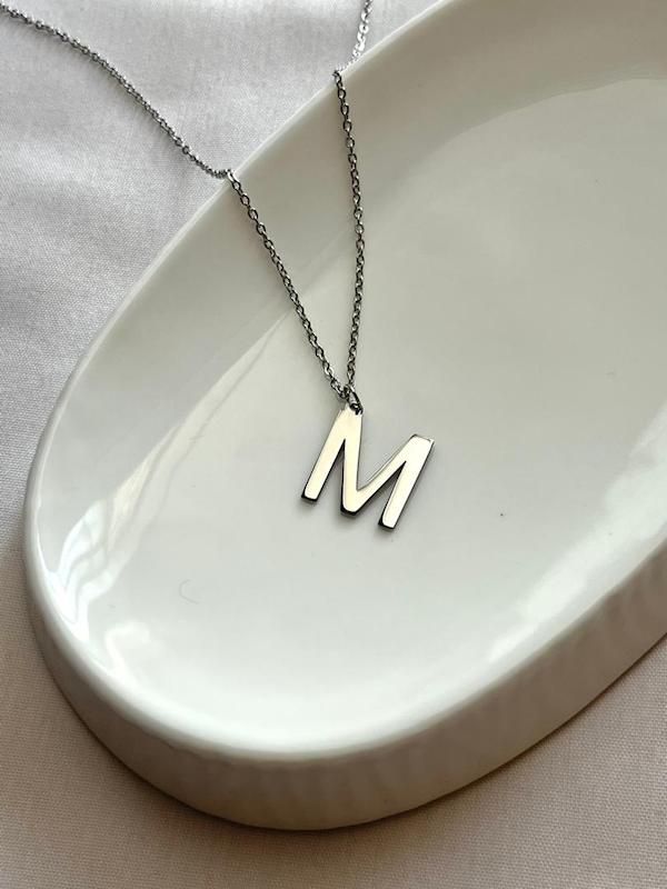 گردنبند M