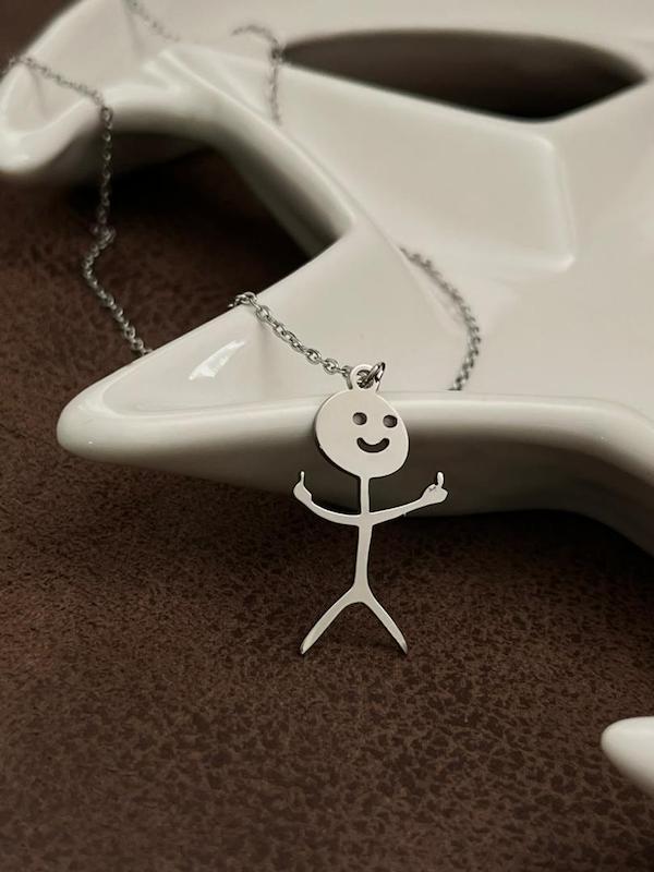 گردنبند بد بوی 🫠😹🖕🏾