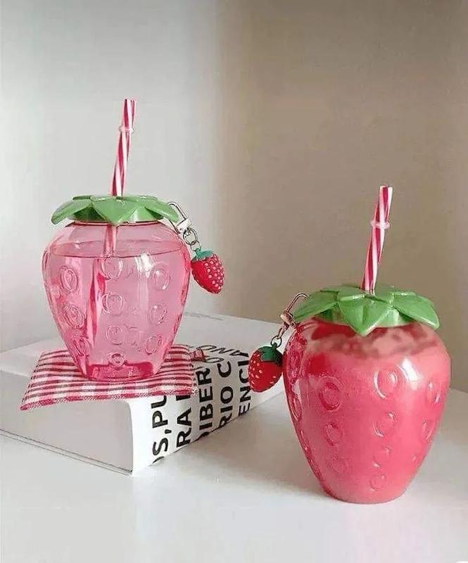 قمقمه توتفرنگی🍓